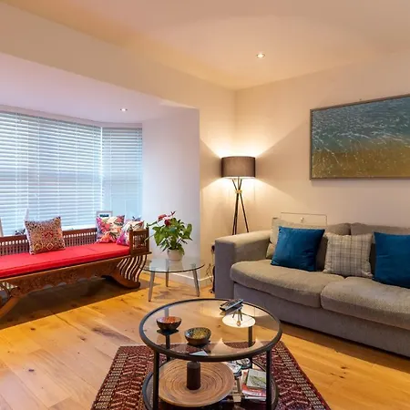 Casa vacanze Quaint Coach House With Parking