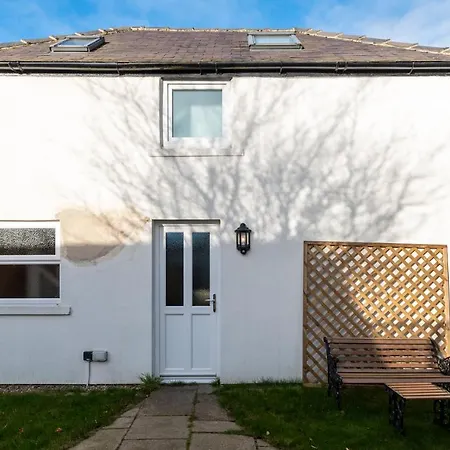 Quaint Coach House With Parking * Harrogate