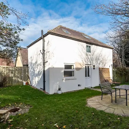 Quaint Coach House With Parking * Harrogate