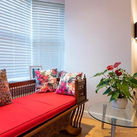 Quaint Coach House With Parking Casa vacanze